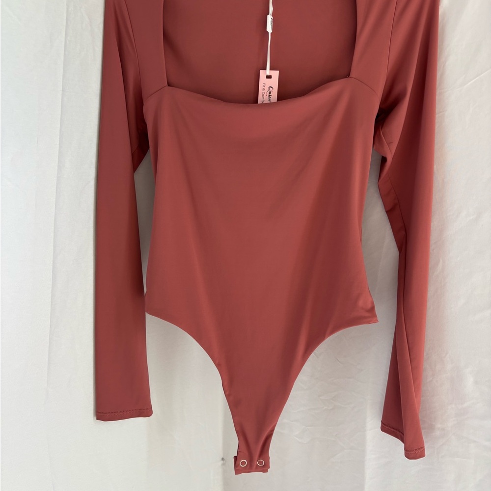 NWT Qinsen Long Sleeve Rust/Mauve Bodysuit Women’s Size L